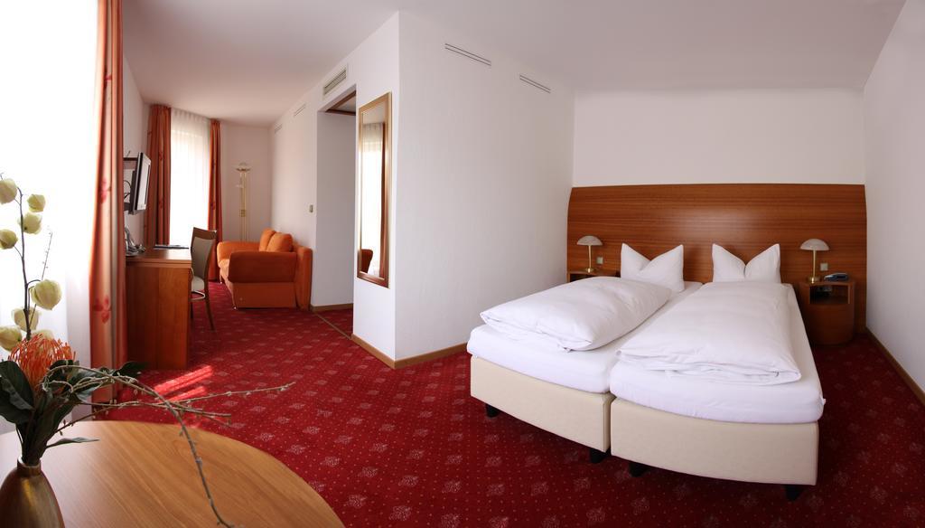 Hotel Zur Pfalz Kandel Quarto foto